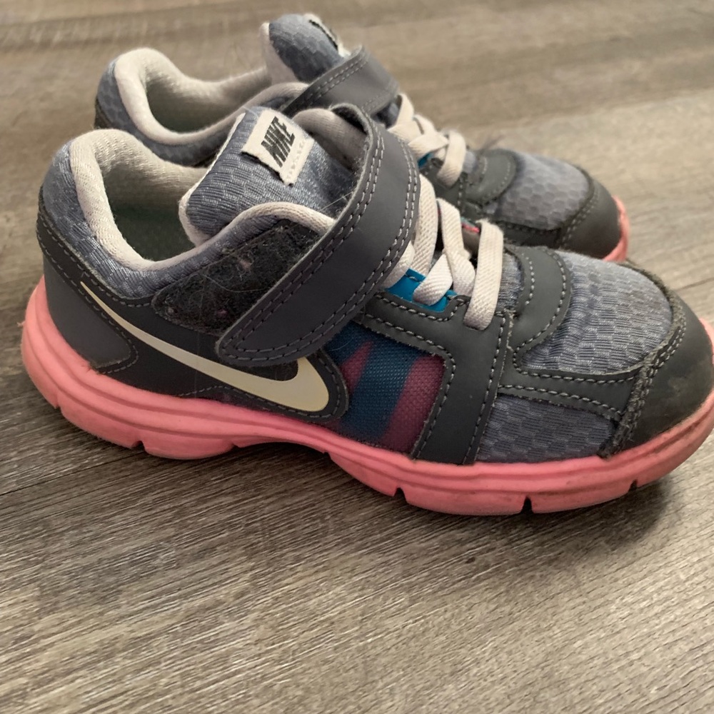 Nike toddler sneakers